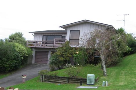 Photo of property in 9 Lastel Place, Shelly Park, Auckland, 2014