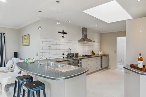 Photo of property in 5 Cadastral Court, Paraparaumu, 5032