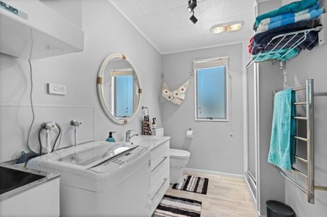 Photo of property in 143 Oakura Road, Oakura, Hikurangi, 0184