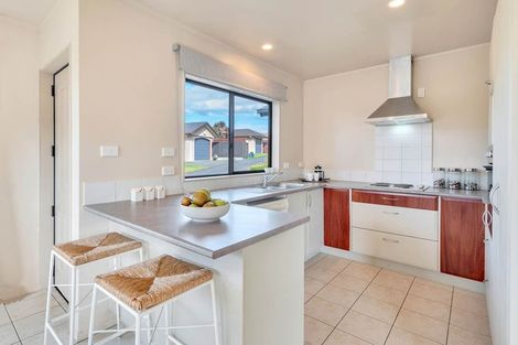 Photo of property in 30 Zefiro Drive, Massey, Auckland, 0614