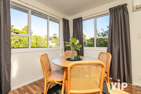 Photo of property in 9 Omega Street, Newlands, Wellington, 6037