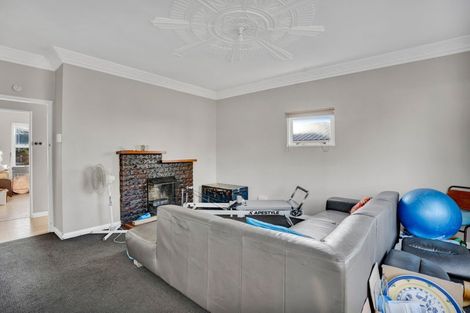 Photo of property in 28 Bayly Road, Moturoa, New Plymouth, 4310