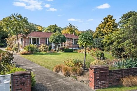 Photo of property in 11 Iti Grove, Waikanae, 5036