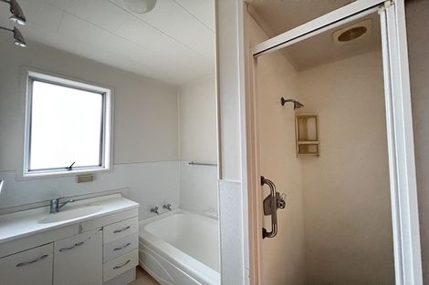 Photo of property in 29 Knightsbridge Drive, Forrest Hill, Auckland, 0620