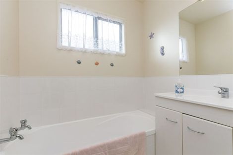 Photo of property in 25 Bathgate Street, Johnsonville, Wellington, 6037