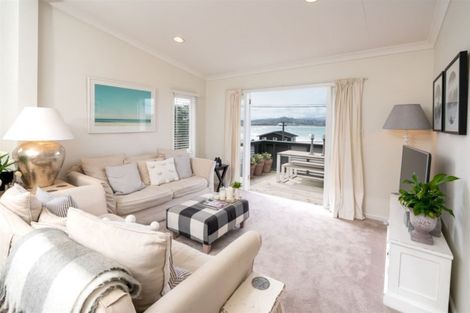Photo of property in 278 Queens Drive, Lyall Bay, Wellington, 6022