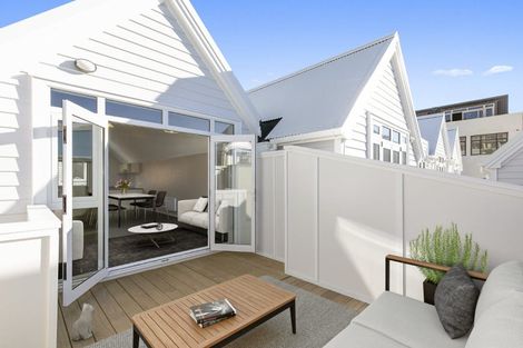 Photo of property in Victoria Villas, 23/35u Pirie Street, Mount Victoria, Wellington, 6011
