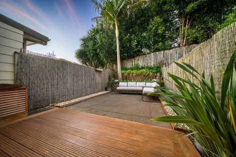 Photo of property in 3/206 Manuka Road, Bayview, Auckland, 0629