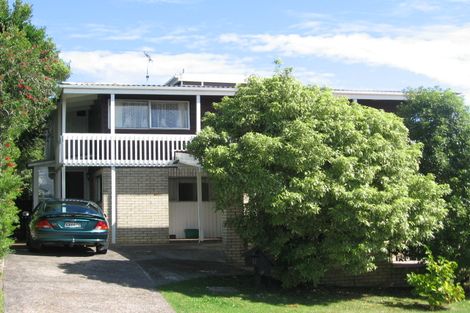 Photo of property in 11 Pokapu Street, Titirangi, Auckland, 0600