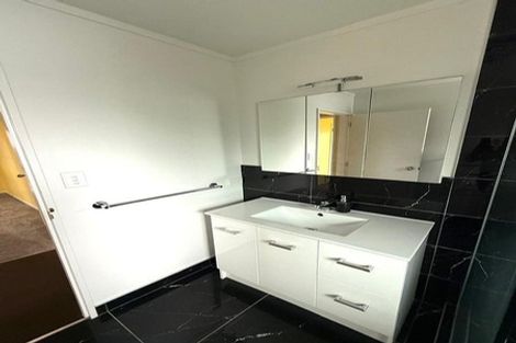 Photo of property in 32 Wai Iti Place, Clendon Park, Auckland, 2103