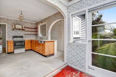 Photo of property in 330 East Coast Road, Sunnynook, Auckland, 0632