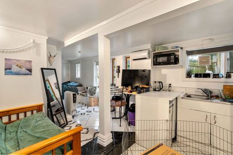 Photo of property in 15 Nairn Street, Mount Cook, Wellington, 6011