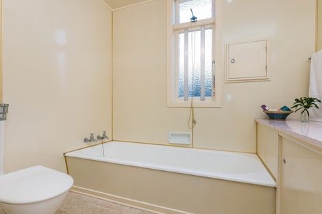 Photo of property in 38 Mills Road, Brooklyn, Wellington, 6021