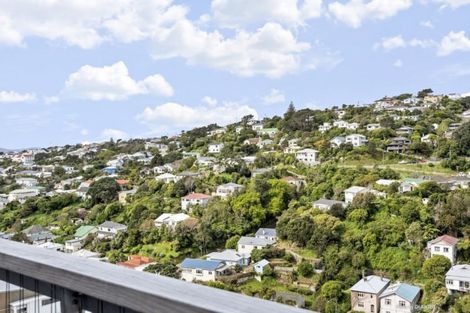 Photo of property in 77 Tiketike Way, Brooklyn, Wellington, 6021