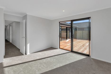 Photo of property in 11 Kapiakauri Road, One Tree Point, 0118