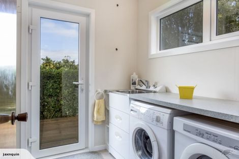 Photo of property in 21 Makepiece Place, Chatswood, Auckland, 0626