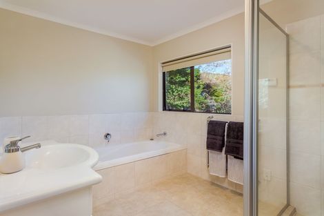 Photo of property in 50 Landing Road, Titirangi, Auckland, 0604