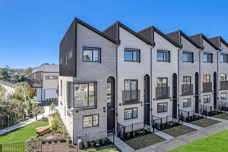 Photo of property in 2/28 Westgate Drive, Westgate, Auckland, 0614