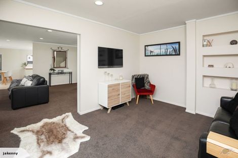 Photo of property in 35 Keswick Crescent, Huntington, Hamilton, 3210