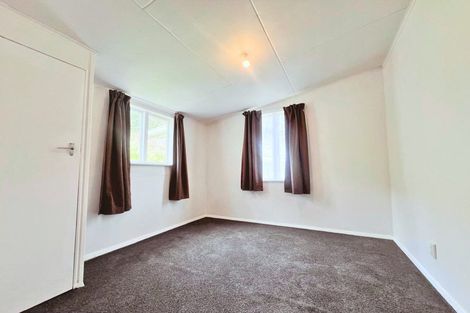 Photo of property in 1 Titahi Bay Road, Porirua City Centre, Porirua, 5022