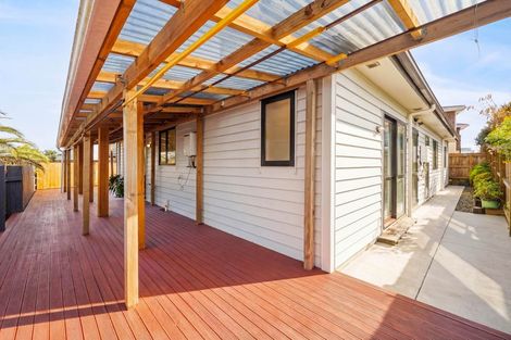 Photo of property in 45a Bradbury Road, Botany Downs, Auckland, 2010