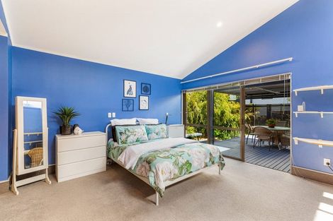 Photo of property in 8 Gregg Place, Sunnyvale, Auckland, 0612