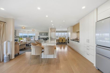 Photo of property in 3 Pounamu Place, Shelly Park, Auckland, 2014