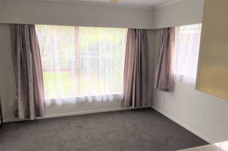 Photo of property in 98 Stewart Drive, Newlands, Wellington, 6037