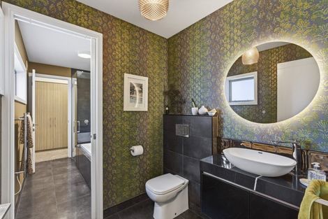 Photo of property in 5 Tupuhi Place, Highlands Park, New Plymouth, 4312
