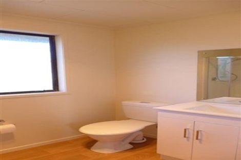 Photo of property in 18 Glen Close, Glen Eden, Auckland, 0602