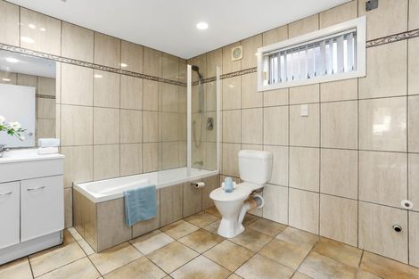 Photo of property in 4202a/2 Great North Road, Glendene, Auckland, 0602