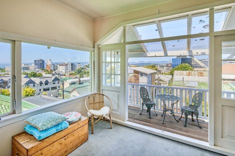 Photo of property in 8 Pitarua Street, Thorndon, Wellington, 6011