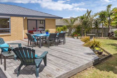 Photo of property in 20 Nephin Place, East Tamaki Heights, Auckland, 2016