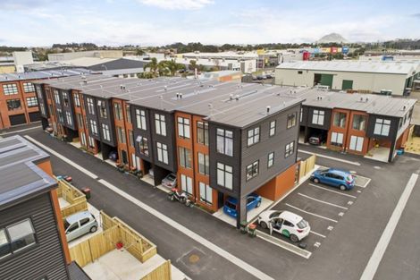 Photo of property in 17/17 Owens Place, Mount Maunganui, 3116
