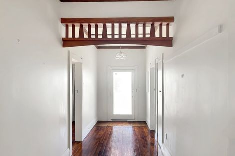 Photo of property in 21 Clayburn Road, Glen Eden, Auckland, 0602
