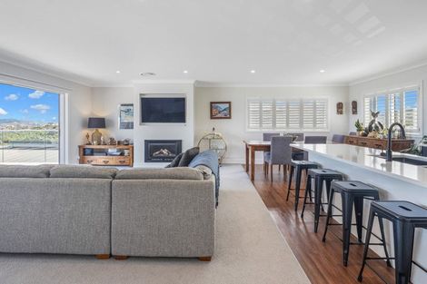 Photo of property in 30 Grumman Lane, Newlands, Wellington, 6037