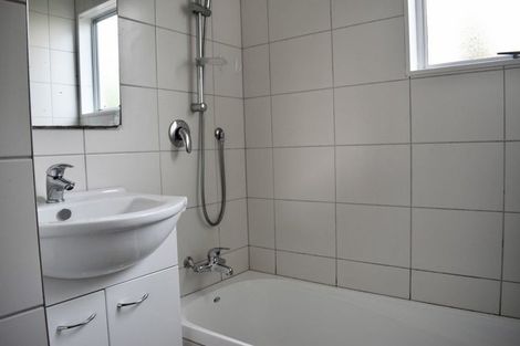 Photo of property in 3 Garton Drive, Massey, Auckland, 0614