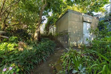 Photo of property in 31 Wrantage Street, Westown, New Plymouth, 4310