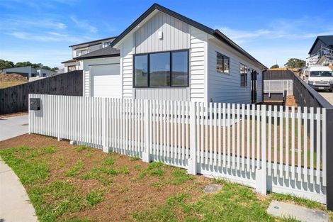 Photo of property in 52 Whakairo Crescent, Gulf Harbour, Whangaparaoa, 0930