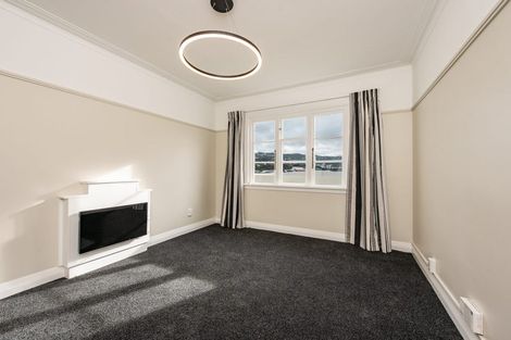 Photo of property in Ionian Flats, 123-125 Brougham Street, Mount Victoria, Wellington, 6011