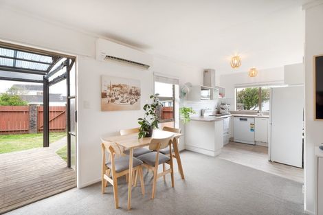 Photo of property in 1/24 Cambrian Street, Churton Park, Wellington, 6037