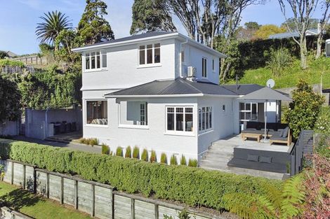 Photo of property in 76 Belt Road, New Plymouth, 4310