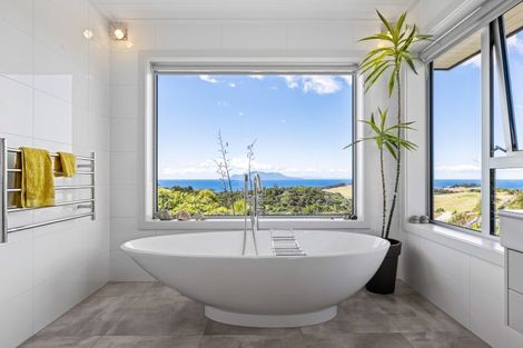 Photo of property in 28 Matheson Bush Road, Leigh, 0985