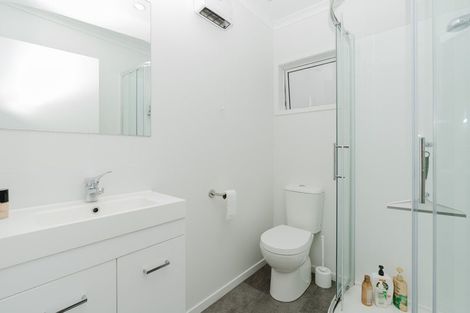 Photo of property in 2/10 Burrows Place, Frankton, Hamilton, 3204