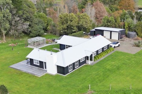 Photo of property in 172 Hendersons Line, Kelvin Grove, Palmerston North, 4470