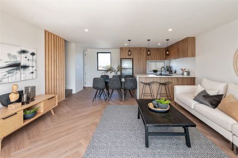 Photo of property in 2/11 Lewis Road, Pakuranga, Auckland, 2010
