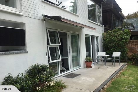 Photo of property in 1/946 Beach Road, Waiake, Auckland, 0630