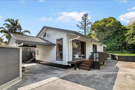 Photo of property in 39 Catalina Crescent, Forrest Hill, Auckland, 0620