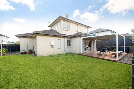 Photo of property in 11 Kouras Place, Flat Bush, Auckland, 2016