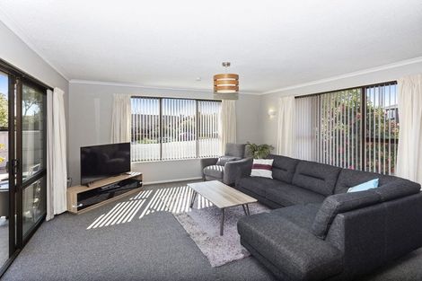 Photo of property in 4 Sonning Place, Redwood, Christchurch, 8051